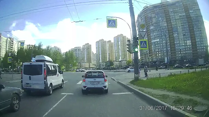 Авария Lada Kalina Sport vs Renault Clio