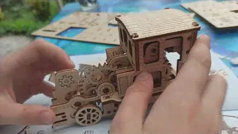 Распаковка Деревянный 3D конструктор «Паровозик Чаг-Чаг» Wood Trick