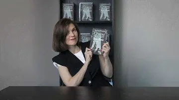 Анастасия Писарева читает отрывок из книги «О чем молчит Биг-Бен»