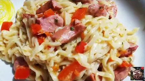 Лапша быстрого приготовления на сковороде,очень вкусно и просто.